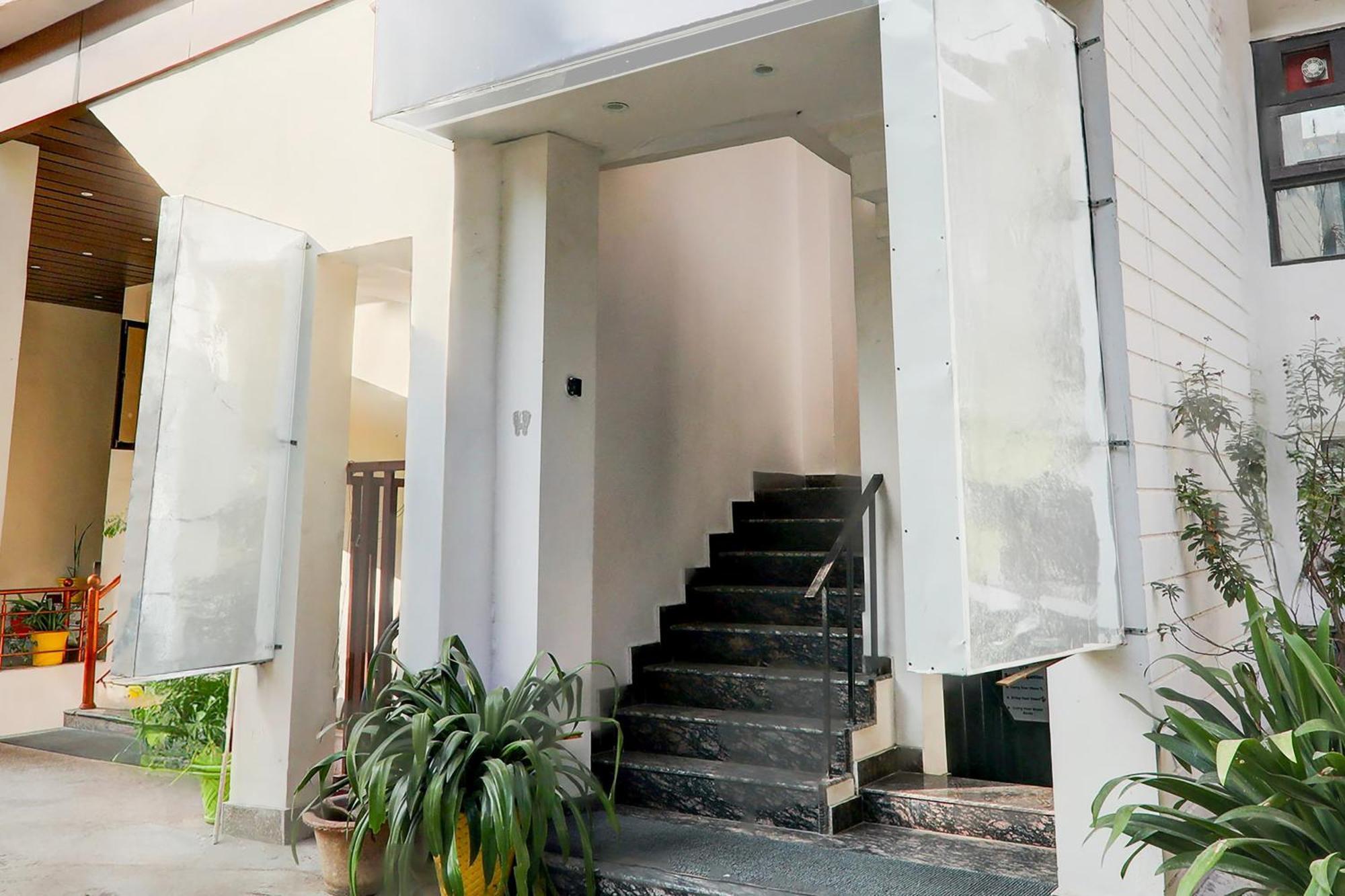 Super Hotel O Insaf Nagar Munshipuliya Formerly Vibrant Chinhat Kültér fotó